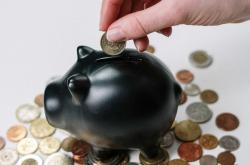 黄金价格趋势特征及对投资者信心的影响：深度解析